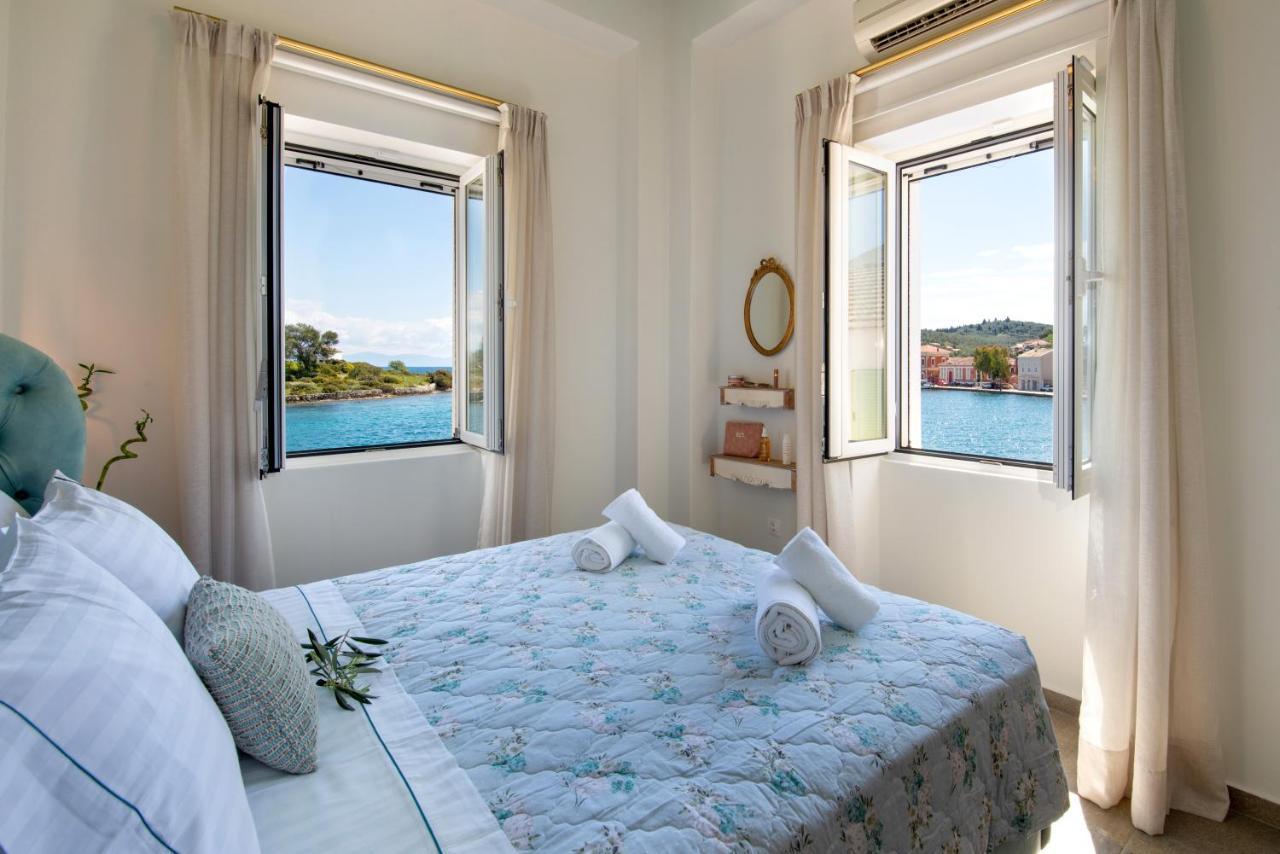 Sea Front Suite "Sea Tales" Gaios Bagian luar foto