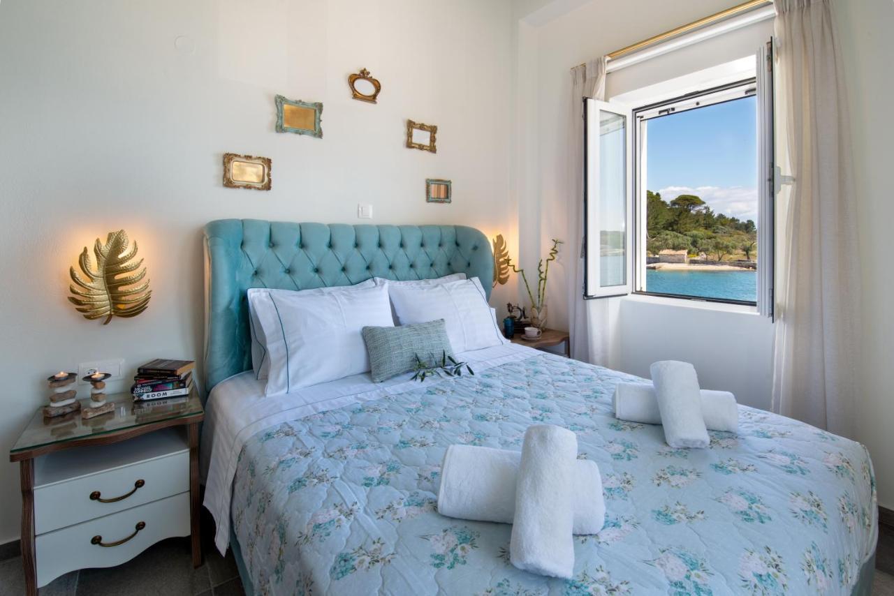 Sea Front Suite "Sea Tales" Gaios Bagian luar foto