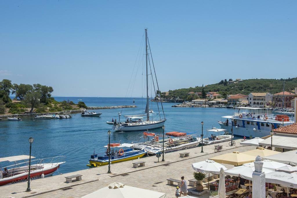 Sea Front Suite "Sea Tales" Gaios Bagian luar foto